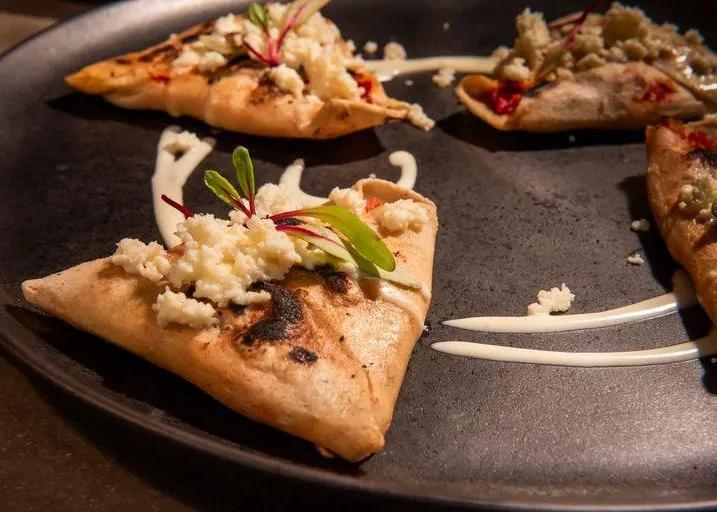 Popular item de BICHI: Memelitas de quesillo (2 piezas)