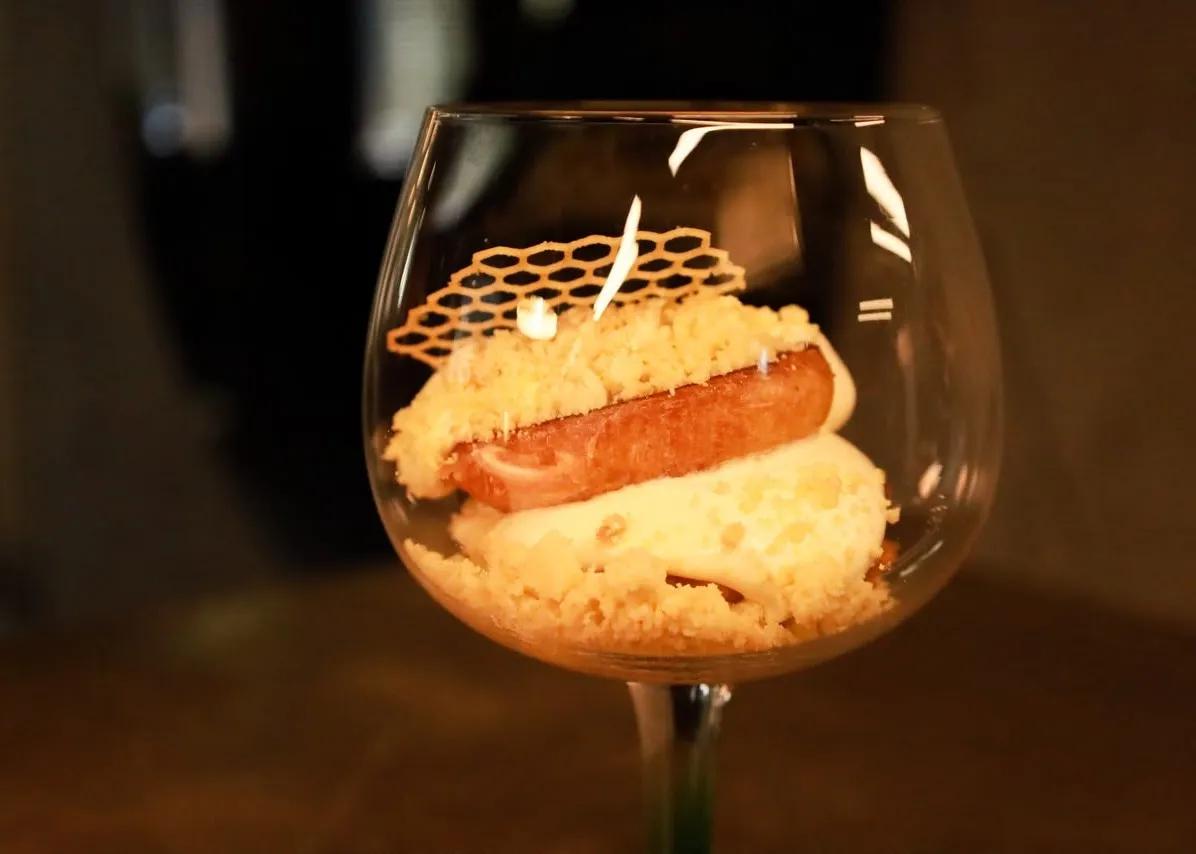 Popular item de BICHI: Estorreja con crema de yogurt